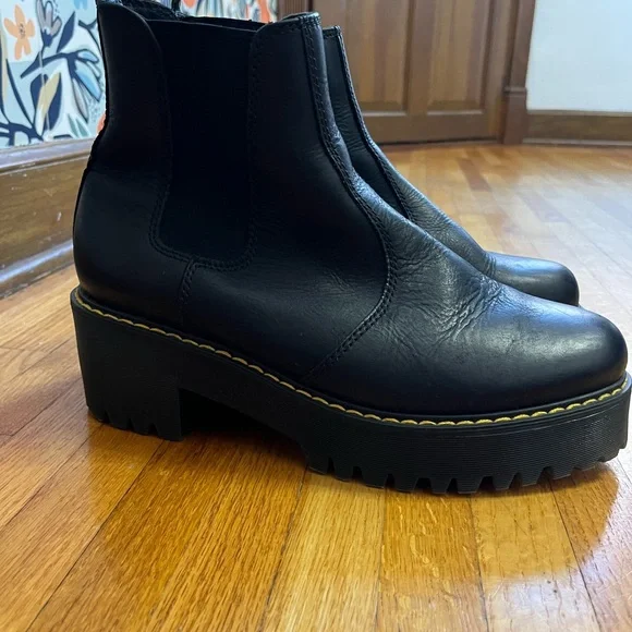 Dr. Martens Rometty Chelsea Boots - Picture 4 of 7